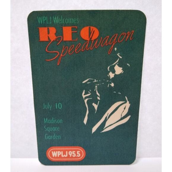 Reo Speedwagon Hi Infidelity 1981 Concert Tour Cloth Backstage Pass MSG New York - Picture 1 of 3